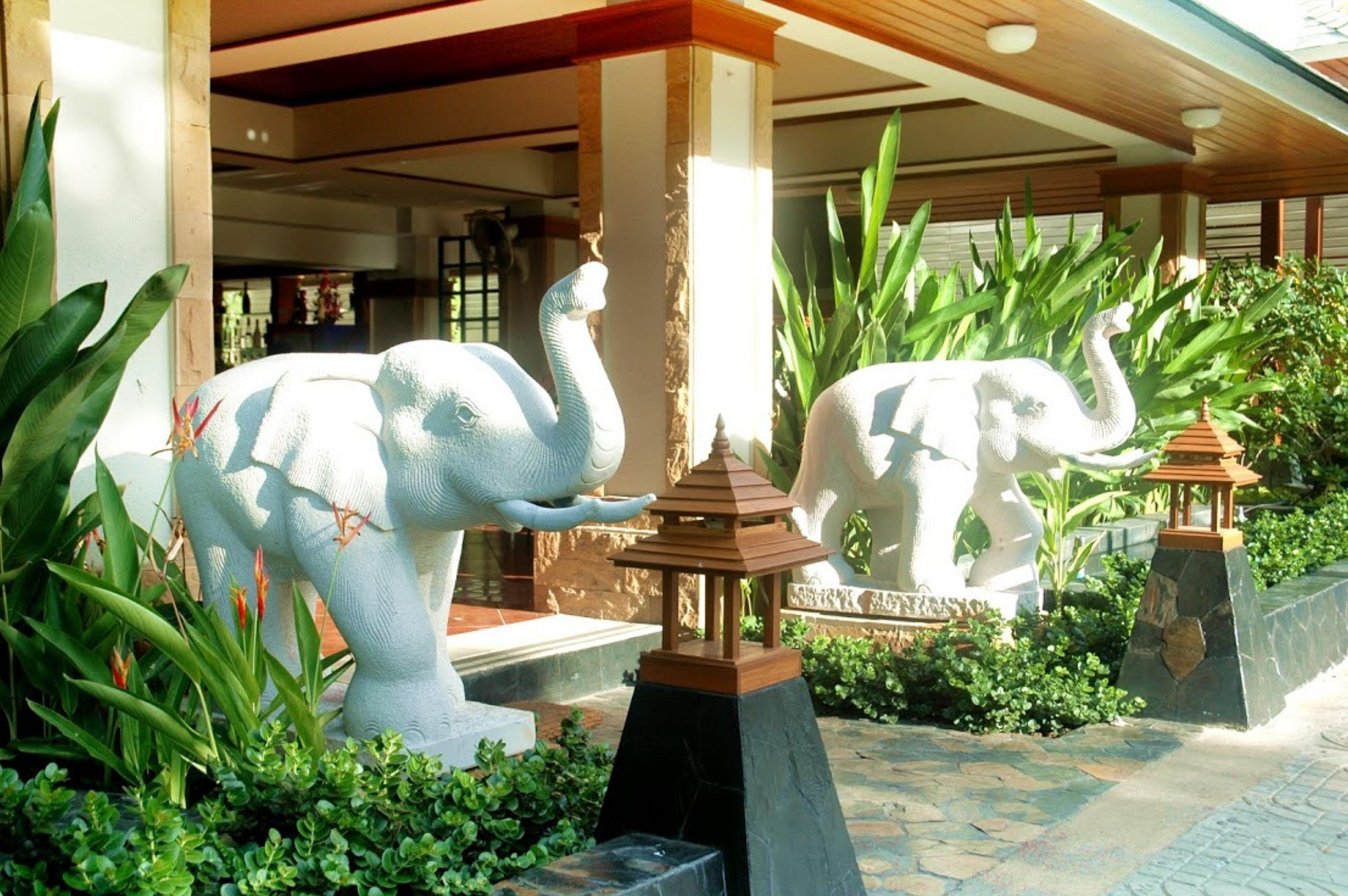 Royal Ivory Sukhumvit Nana Hotel Bangkok Ngoại thất bức ảnh